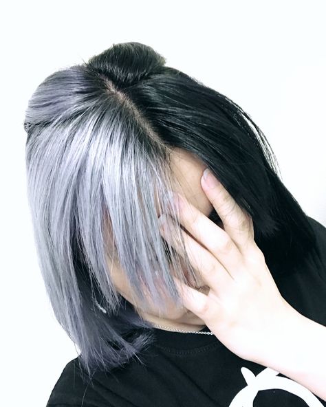 Can't decide between Silver+Black? You don't have to! Use our Split Pack in Silver Lining like @zombiesmagic #lunartides #silverhair Long Crochet Hair, Split Dyed Hair, Instagram Hairstyles, Transitioning Hairstyles, Black Ponytail Hairstyles, Twist Ponytail, Split Hair, Makeup Idea, Birthday Hair