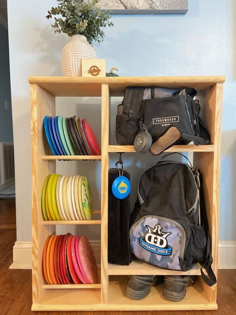 Disc Golf Storage Diy, Disc Golf Storage Rack, Disc Golf Shelf, Disc Golf Disc Storage, Diy Disc Golf Rack, Disc Golf Display, Disc Golf Gifts Ideas, Disc Golf Storage Shelf, Disc Golf Storage