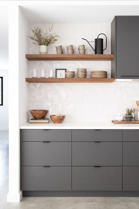 Modern Kitchen Open Cabinets, Earthy Kitchen Ideas Modern, Grey Scandinavian Kitchen, Contemporary Kitchen Open Shelves, Affordable Kitchen Design, Modern Kitchen Grey, Scandinavian Kitchen U Shape, Scandinavian Kitchen Shelves, Earthy Small Kitchen