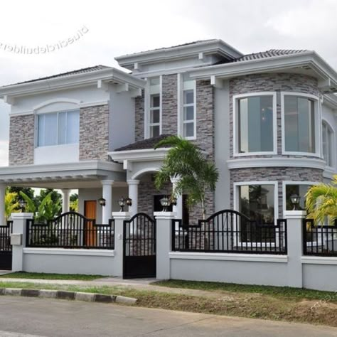 fallas Philippines House Design, Philippine Houses, House Fence Design, Classic House Exterior, Classic House Design, Modern House Facades, Modern Exterior House Designs, House Gate Design, Casas Coloniales