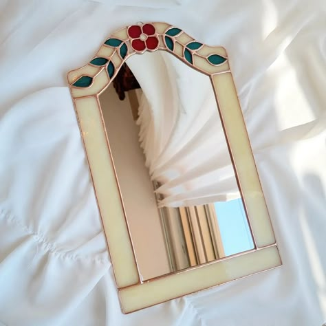 Stained Glass Mirror Frame, Stain Glass Mirror, Mirror Stained Glass Ideas, Stained Glass Mirrors, Glass Mosaic Mirror, Stained Glass Frames, Stained Glass Mirror, Stained Glass Lamp Shades, Stained Glass Diy