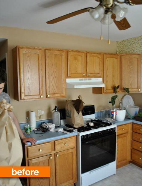 Before & After: Andrew's Long Time Coming Bungalow Kitchen Update Bungalow Kitchen Ideas, Bungalow Interior Ideas, Chicago Bungalow, Bungalow Interior, Bungalow Kitchen, Small Bungalow, 1940s Home, White Appliances, Bungalow Style