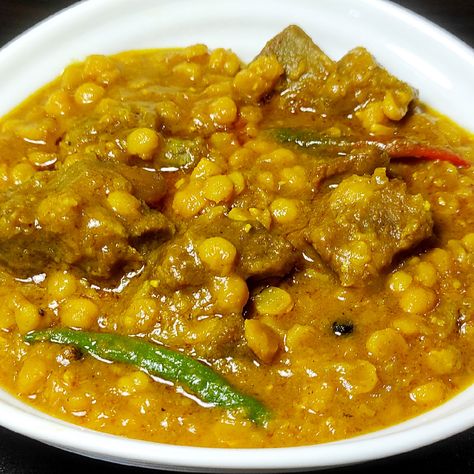 Dal Ghost Recipe, Pakistani Foods, Dhal Curry, Chana Recipe, Dal Recipes, Gosht Recipe, Tandoori Roti, Chana Dal, Mutton Recipes