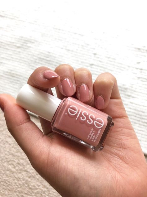 Essie Lips Are Sealed, Essie Minimally Modest, Essie Quick Dry Polish, Essie Pink Nail Polish Shades, Sephora Nail Polish, Essie Eternal Optimist, Essie Nail Polish Eternal Optimist, Essie Shimmer Nail Polish, Essie Nail Polish Colors