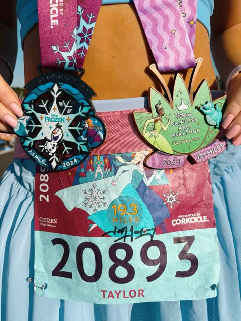 #xc #crosscountry #running #runner #halfmarathon #racing #runningaesthetic Run Disney Aesthetic, Disney Ig Story, Running Girly, Disney Marathon Outfit, Disney Half Marathon Outfits, Disney Marathon Costumes, Disney World Fits, Marathon Pictures, Disney 5k