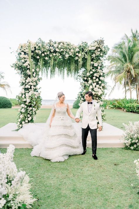 📸: Jose Ruiz Photography 📋: Events Viviane Fortuno 💐: Emilio Olabarietta Event Atelier 📍: The St. Regis Bahia Beach Resort, Puerto Rico St Regis Bahia Puerto Rico, Puerto Rico Beach Wedding, St Regis Bora Bora Wedding, Puerto Rico Micro Wedding, Royal Isabela Puerto Rico Wedding, Garden Wedding Theme, Puerto Rico Wedding, Wedding In Puerto Rico, Garden Theme Wedding