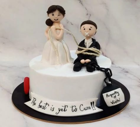 Bride To Be Cake Designs Funny Wedding Cake Designs Funny, Cakes For Bride To Be Party, Bride To Be Groom To Be Cake, Bride And Groom To Be Party Ideas, Funny Wedding Cake Ideas, Couple Cakes Ideas, Mr And Mrs Cake Design, Couple Shower Cake Ideas, Bridal Party Cake Ideas