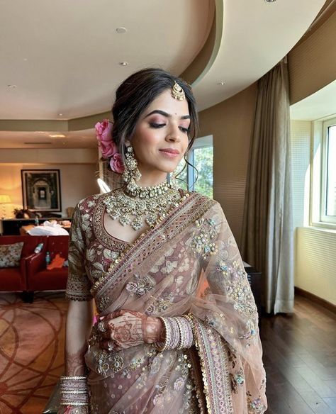 Designer Engagement Saree, Reception Saree Ideas For Bride, Saree For Roka Ceremony, Sarees For Reception Brides, Saree Reception Look For Bride, Saree Look For Engagement, Sabyasachi Sarees Brides, Reception Dress Bride Indian Saree, Reception Look For Bride