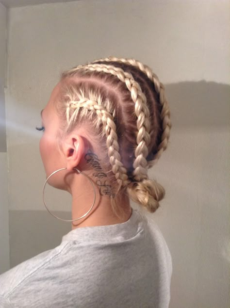 blonde cornrows and tattoos #TomboyStyle #tomboy #cornrows #frenchbraids Cornrow Hairstyles White, White Girl Braids, Cornrow Hairstyles For Men, Fest Outfits, Girls Braids, Penteado Cabelo Curto, Cornrows Braids, Cornrow Hairstyles, Braided Hairstyles Easy