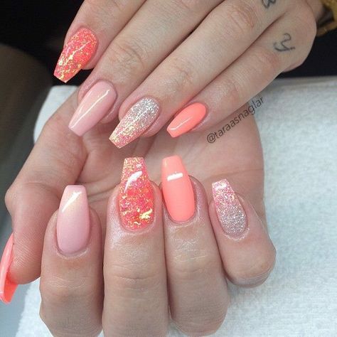 Peach Sns Nails, Peach And Purple Nails, Peach And Pink Nails, Belize Nails, Pink Peach Nails, Peach Color Nails Designs, Multicoloured Nails, Peach Colored Nails, Alien Nails