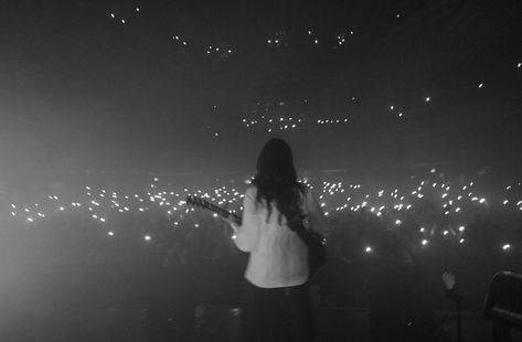 Gracie Abrams Good Riddance, Good Riddance Tour, Daughter Songs, Concert Crowd, Chicago At Night, Chicago Tours, Good Riddance, Concert Aesthetic, Gracie Abrams