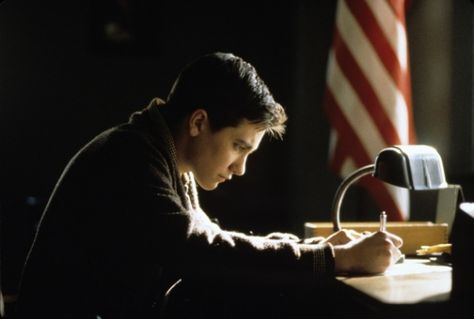 Jake Gyllenhaal ~ October Sky| Is it just me or is this picture moving? October Sky Movie, Homer Hickam, October Sky, Film Buff, Do Homework, Jake Gyllenhaal, I Can Do It, Period Dramas, Great Movies