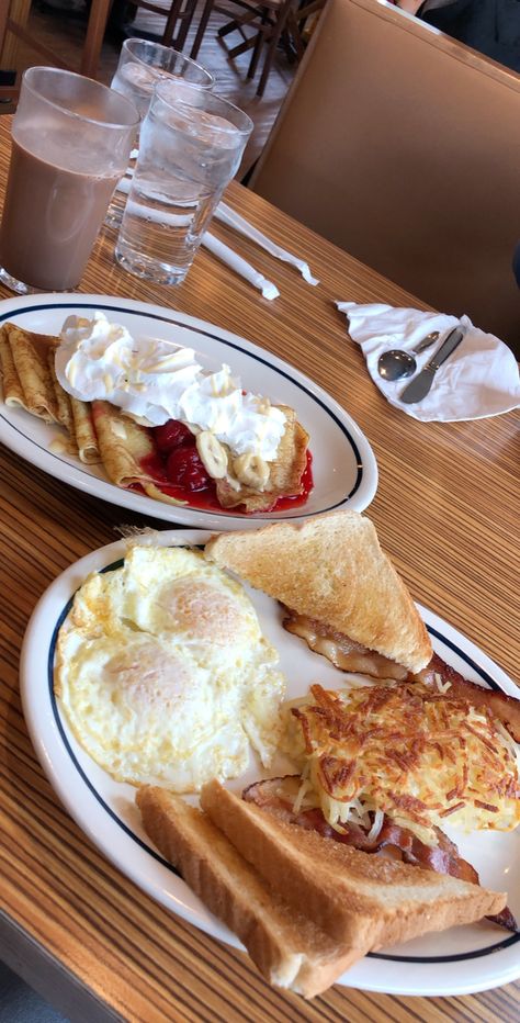 IHOP has the best breakfast Food Snapchat Breakfast, Snap Breakfast, Breakfast Snaps Snapchat, Breakfast Fake Story, Breakfast Pictures Snapchat, Fake Morning Breakfast Snap, Breakfast Fake Snap, Breakfast At Restaurant, Breakfast Snaps