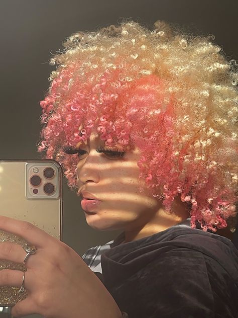 Pink And Blonde Natural Hair Black Women, Blond And Pink Hair Black Women, Blonde Pink Hair Black Women, Colored Natural Curly Hair, Blonde Roots Pink Ends Natural Hair, Colorful Afro Hair, Short Afro Hair Color Ideas, Natural Hair Dyed Blonde, Multicolor Curly Hair