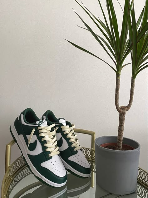 Spartan Green Dunks Outfit, Dunk Low Michigan Outfit, Dunks Colors, Michigan State Dunks Outfit, Nike Dunk Aesthetic, Michigan State Dunks, Nike Dunk Low Michigan State, Nike Dunk Outfit, Green Dunks