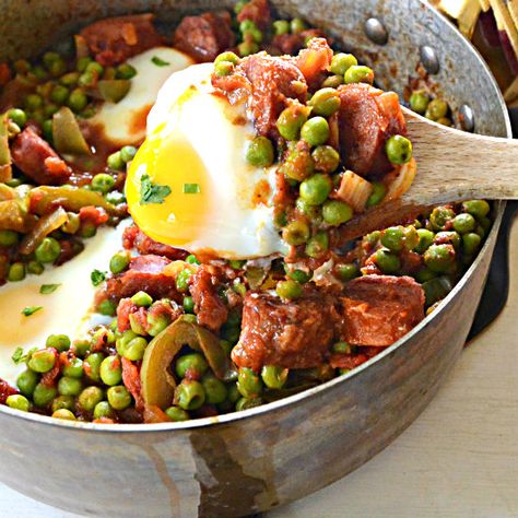 Peas And Eggs Recipe, Peas Stew Recipe, Spanish Rice With Pigeon Peas, Portuguese Peas And Eggs, Linguica Recipes, Pigeon Peas And Rice, Portuguese Breakfast, Authentic Spanish Recipes, Stew Peas