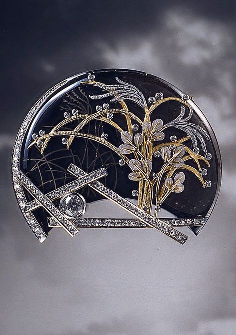 A brooch with diamond, onyx, platinum, and from the gifted Nobuko Ishikawa Meteorite Jewelry, Japanese Jewelry, Fan Jewelry, Ishikawa, Unusual Jewelry, Nature Flowers, Jade Jewelry, Floral Jewellery, Vintage Jewels