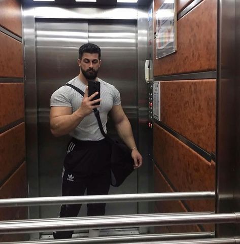 Zdud • Instagram Men Selfie, Old Bodybuilder, Male Model Face, Workout Program Gym, Trend Tiktok, Gym Boy, Best Physique, Muscle Man, Strong Man