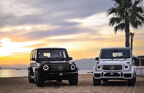 Black or White G63 AMG? G Wagon Wallpapers Laptop, G Wagon Iphone Wallpaper, Car Wallpaper For Laptop, White G Wagon, G Wagon Amg, Black G Wagon, Black Car Wallpaper, Mercedes Brabus, Mercedes Wallpaper