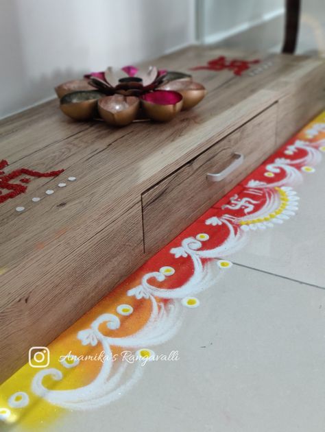 Border Rangoli designs #subhnavratri #jaymataji #sareedrapes #matajishringar #maadurga #navratripooja #durgapooja #blessings 🪷❤️#homedecoration #borderrangoli #lotusflower #lotusrangoli #rangolidesign Border Rangoli Ideas, Simple Border Rangoli Designs, Gauri Rangoli, Rangoli Design Border, Border Design Rangoli, Side Border Rangoli Designs, Short Rangoli, Border Rangoli Designs Simple, Rangoli Designs Border