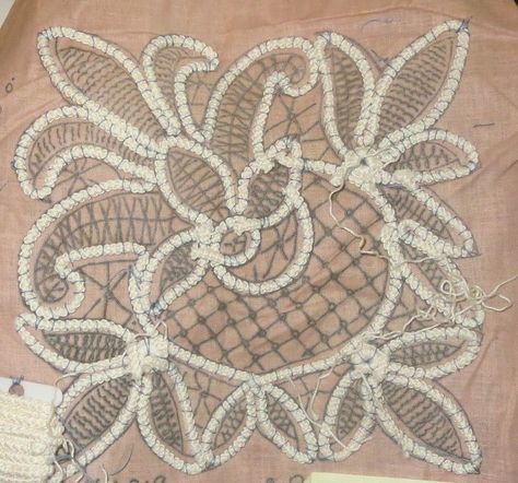 free patterns Romanian point lace | Sunshine's Creations Romanian Point Lace, Romanian Lace, Bobbin Lace Patterns, Point Lace, Pola Sulam, Irish Lace, Lace Doilies, Needle Lace, Handmade Lace