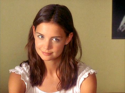 First Daughter Movie Aesthetic, Katie Holmes Aesthetic, Katie Holmes First Daughter, First Daughter Aesthetic, Joey Potter Hair, First Daughter Movie, Katie Holmes 90s, Katie Holmes Young, Katie Holmes Haircut