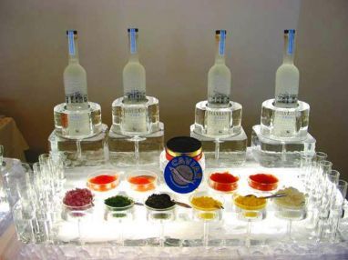 Caviar Party, Caviar Bar, Ice Sculpture Wedding, Russian Party, Russian New Year, Vodka Bar, Wedding Buffet Food, Ice Carving, Ice Bar