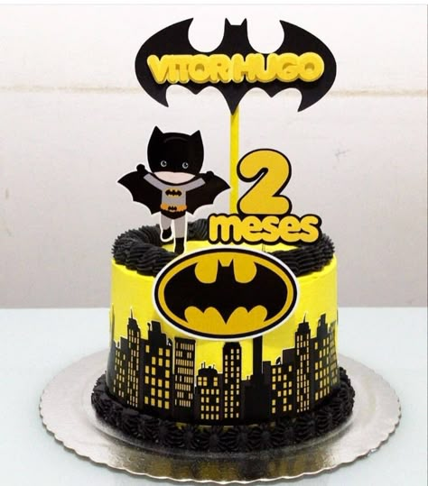 Batman Cake Ideas, Mechanic Cake, Cake Batman, Superhero Birthday Party Decorations, Batman Birthday Cakes, Spiderman Birthday Cake, Superhero Birthday Cake, Baby Batman, Batman Cake