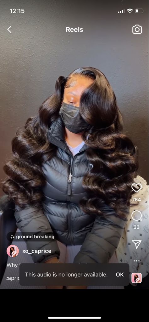 Lace Front Wig Big Curls, Big Curls Wedding Hair Black Women, Hollywood Curls Wig, Hollywood Curls Black Women, Baby Shower Hairstyles Black Women, Crimps Hairstyles For Black Women, Big Curls Black Women, Wigs Hairstyles, Hollywood Curls