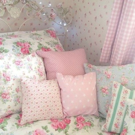 Pastel Room Decor, Bedroom Pink, Decoration Shabby, Shabby Chic Interiors, Pastel Room, Girly Room, Shabby Chic Bedroom, Shabby Chic Bedrooms, Chic Bedroom