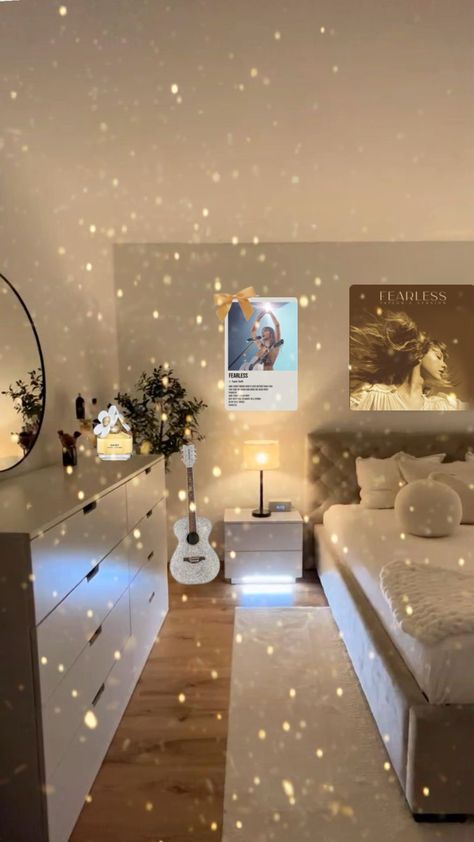 Taylor Swift fearless themed bedroom Taylor Swift Fearless Decorations, Bedroom Taylor Swift Theme, Aesthetic Bedroom Ideas Taylor Swift, Bedroom Aesthetic Taylor Swift, Taylor Swift Girls Room, Aesthetic Taylor Swift Room Decor, Taylor Swift Inspired Bedroom, Taylor Swift Themed Bedroom, Taylor Swift Bedroom Ideas