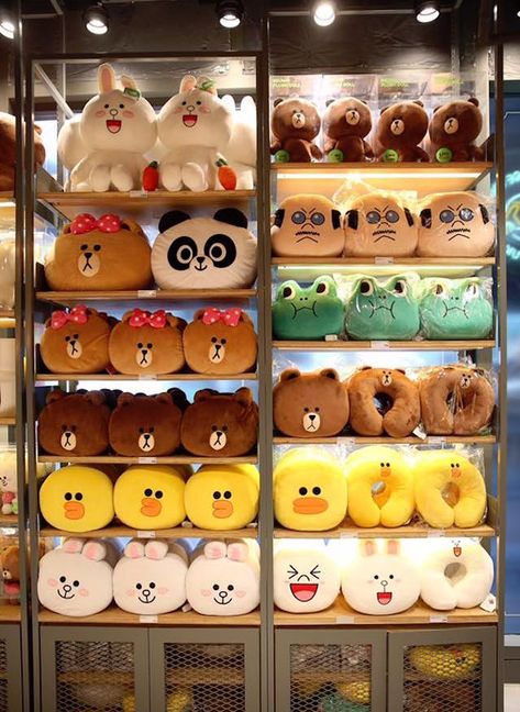 Line Chat, Brown And Friends, Birthday Room Decorations, Big Teddy Bear, Hugs And Cuddles, Cute Plushies, Kawaii Plushies, We Bare Bears, Bare Bears