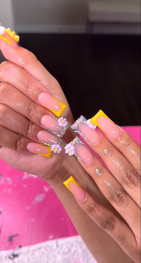 Summer Nail Sets Acrylic, Nail Ideas With Jewels, Easter Nails Black Women, Summer Duck Nails Acrylic, Medium Junk Nails, Spring Nails Black Women, Junk Nail Designs, Short Nail Sets, Yellow Acrylic Nails