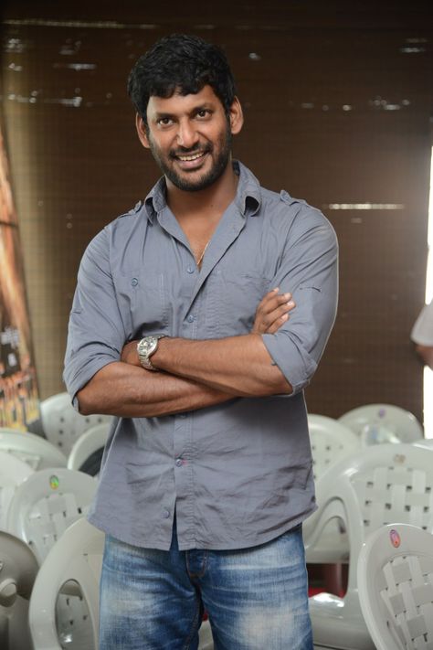 #Vishal is all smiles  Read More @ http://kalakkalcinema.com/vishal-smiles/ Vishal Actor, Actor Vishal, Cute Pics For Dp, Tamil Actors, Bollywood Men, Business Casual Attire For Men, Indian Actors, Hanuman Photos, Pics For Dp