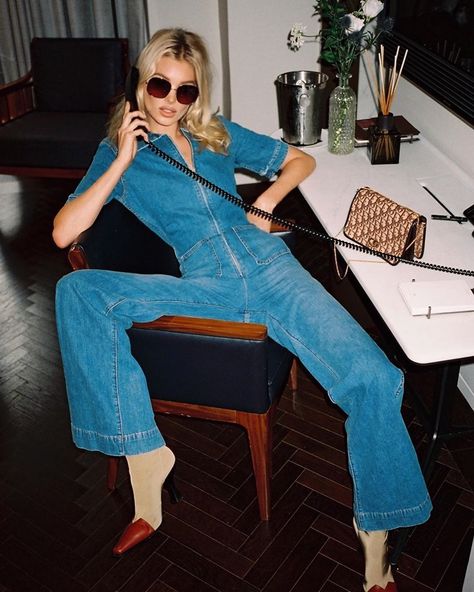 Denim Jumpsuit Outfit, Vintage Jumpsuit, 70s Inspired Fashion, Romee Strijd, Jean Vintage, All Jeans, Jumpsuit Outfit, Elsa Hosk, 70s Inspired