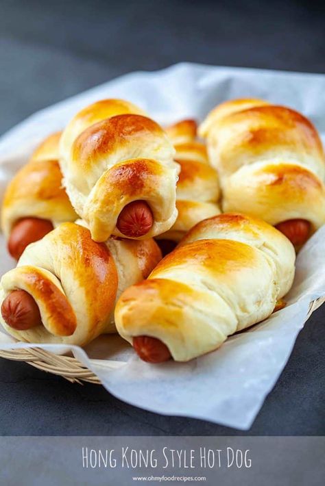 Chinese Hot Dog Hong Kong Style (腸仔包) | Oh My Food Recipes Chinese Roast Duck, Hot Dog Buns Recipe, Chinese Buns, Asian Bread, Kong Recipes, Chinese Bun, Breads Bakery, Hot Dog Rolls, Milk Bread Recipe