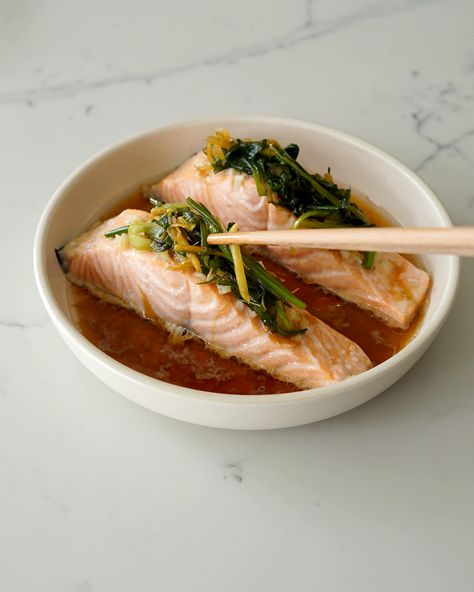 Easy Steamed Ginger Salmon – Good Maison Steamed Salmon Recipes Healthy, Asian Steamed Fish, Steam Salmon Recipes, Japanese Salmon Recipes, Poached Salmon Recipes, Steamed Salmon Recipes, Salted Salmon, Steamed Salmon, Steamed Fish Recipes