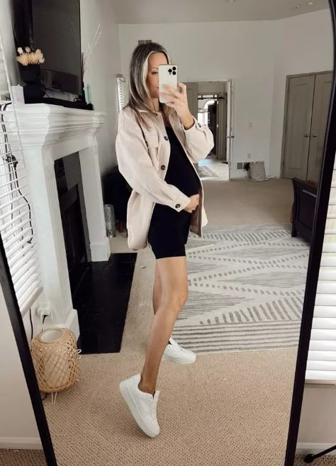 Maternity Outfits Short Women, Spring Bump Style, Spring Summer Maternity Outfits, Cute Bump Outfits, Maternity Travel Outfit Summer, Pregnant Style Spring, Spring Pregnancy Outfits Casual, Summer Bump Style, Shacket Outfit Maternity