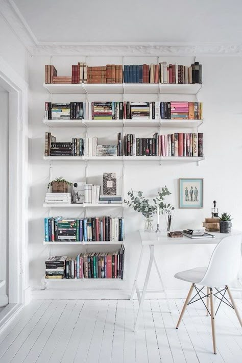 12 Genius Ways to Create a Space-Saving Book Nook via Brit + Co Shelf Inspiration, Lots Of Books, Room Deco, Home Libraries, White Room, My New Room, Home Decor Tips, New Room, 인테리어 디자인