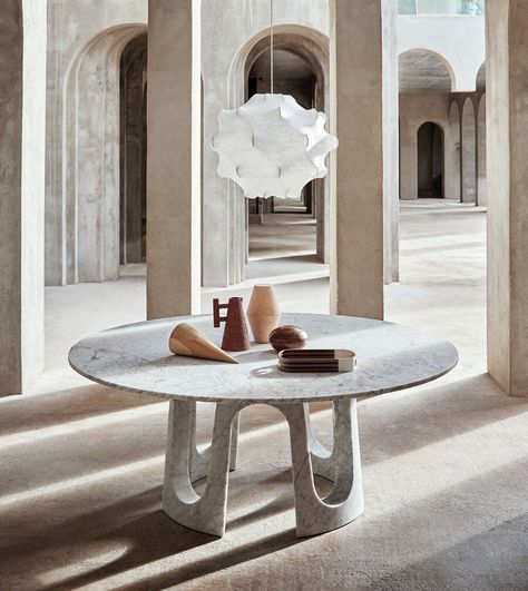 Arches table - Products | Fendi Casa Luxury Dining Tables, Fendi Casa, Luxury Modern Furniture, Luxury Dining, Dining Table Marble, Modern Dining Table, Furniture Collections, Furniture Styles, Round Table