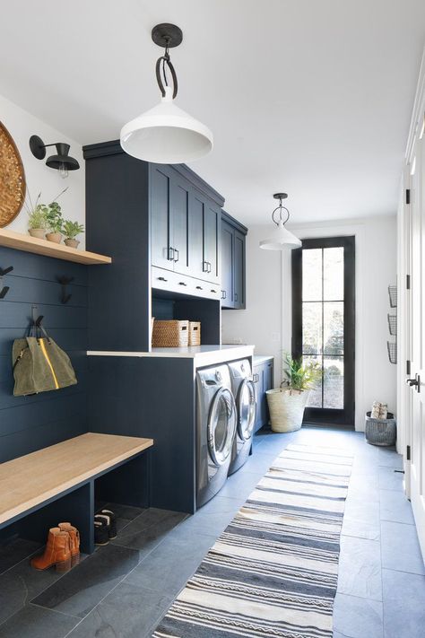 35 Chic and Optimized Mudroom Laundry Room Combo Ideas Mud Room Laundry Room Combo, Mudroom Laundry Room Ideas, Farmhouse Laundry Room Ideas, Modern Farmhouse Laundry Room, Laundry Room Paint Color, Laundry Room/mudroom, Laundry Room Colors, Blue Laundry Rooms, Laundry Room/mud Room