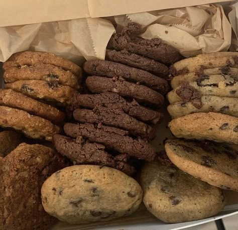 Chocolate Cookies Aesthetic, Cookies Aesthetic, Think Food, Food Obsession, Cafe Food, Yummy Food Dessert, Pretty Food, Sweet Snacks, Food Cravings