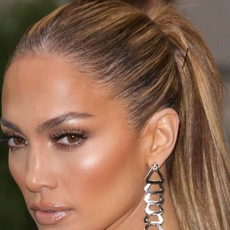 Jlo Blonde Hair, Blonde Jennifer Lopez, Jlo Hair Blonde Jennifer Lopez, Jlo Makeup, Jennifer Lopez Makeup, Jlo Hair, Mac Face Charts, Face Charts, Pretty Makeup Looks