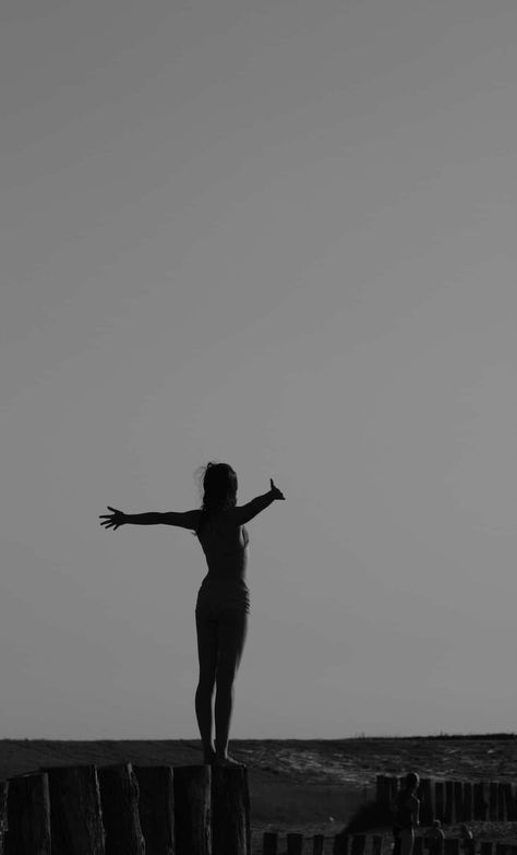 Yoga Aesthetic, Easy Yoga, Photo Art Gallery, Healthy Lifestyle Tips, Black And White Aesthetic, Yoga Benefits, Winter Blues, White Aesthetic, Transformation Body