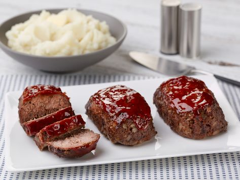 Recipe of the Day: Ina's Individual Meat Loaves | Ina uses a combination of beef, pork and veal to give her meatloaves irresistible flavor. And when you bake the them into individual portions you ensure more caramelized bites for everyone. Meat Loaves Recipe, Ina Garten Meatloaf, Meatloaf Mini, Individual Meatloaf, Meat Loaves, Mini Meatloaf, Mini Meatloaves, Mini Meatloafs, Hot Bread