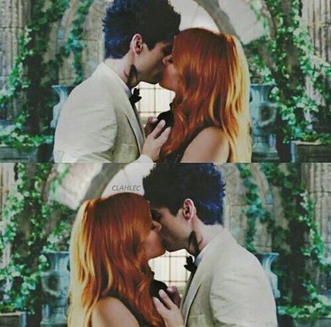 Clary X Alec, Shadowhunters Alec And Clary, Clary And Alec, Alec And Clary, Clary Y Jace, Clary And Jace, Dominic Sherwood, Book Cover Design Inspiration, Clary Fray