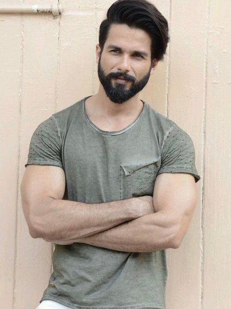 Shahid Kapoor Beard Wallpapers - Wallpaper Cave Shahid Kapoor Hairstyle, Padmavati Movie, Indian Hairstyles Men, Exotic Men, Salon Pics, Bread Style, Beard Wallpaper, Post Apo, Pen Icon