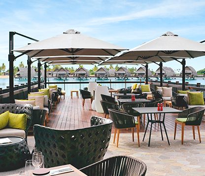 Hospitality Umbrellas: Commercial Grade Hotel & Resort Umbrellas | Frankford Umbrellas Modern Outdoor Living, Bar Exterior, Hospitality Furniture, Terrace Restaurant, Outdoor Umbrellas, Restaurant Patio, Rooftop Terrace Design, Restaurant Seating, Outdoor Living Furniture