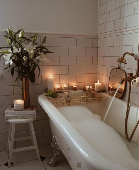 Bohemian Bathroom Decor, Bath Aesthetic, Bohemian Bathroom, Modern Bathroom Decor, Dream Apartment, Apartment Inspiration, House Inspo, Bathroom Makeover, House Inspiration