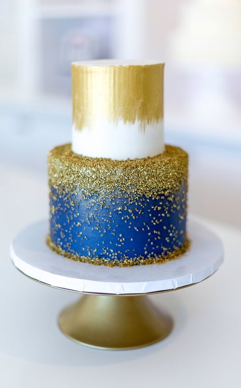 Cake Designs Blue And Gold, Navy Buttercream Cake, Royal Blue And Gold Cake For Men, Graduation Cake Blue And Gold, Blue And Gold Drip Cake, Blue Graduation Cakes, Blue And Gold Cake Birthday, Blue And Gold Graduation Cake, Navy Blue And Gold Cake